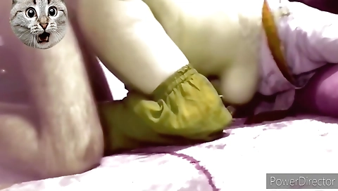 Amateur brunette bhabi in a kitchen having fun with a neighbor