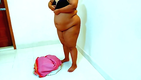 Busty indian Muslim hottie naked for an amateur video