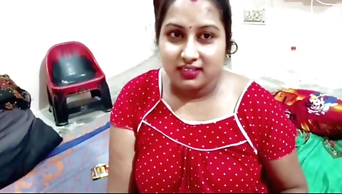 Hairy stepmom with hairy pussy is doing sexy dancing