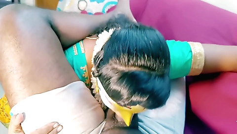 Indian brunette babe gets her pussy fucked in a hot way