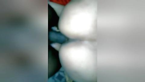 Indian teen girl shows her body in homemade sex video