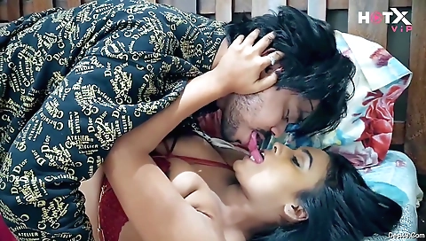 Round booty brunette with a perfect body and big tits on net