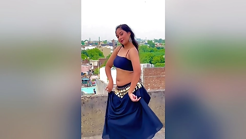 Solo girl is on the street and she fucks with the guys