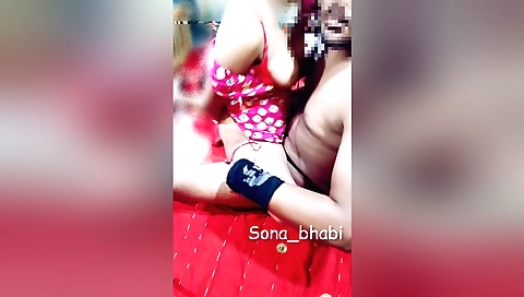 Bhabhi Indian babe gets fucked in the ass and pussy