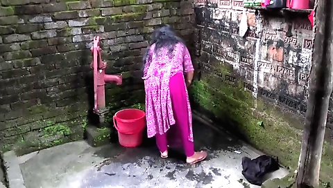 Indian amateur brunette fucking her aunty in the bathroom