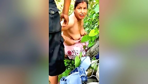 Indian amateur milf caught in the middle of her outdoor sex