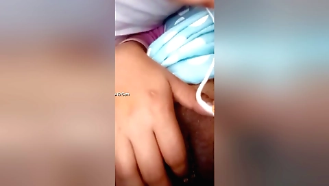Indian bhabhi shows her hairy pussy in a sexy solo video
