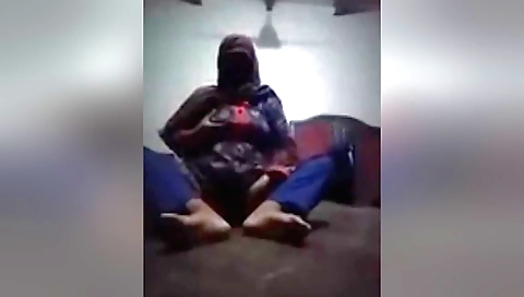 Solo amateur teen enjoys a fun and passionate sex game