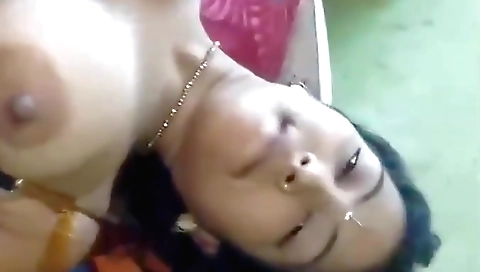 Indian hottie shows her perfect body for the camera