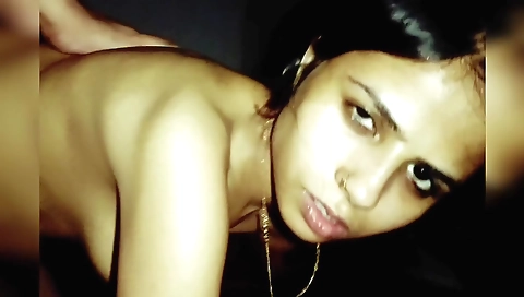 Indian teen has her pussy with her fingers in web cam