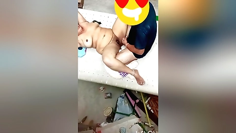 Chhattisgarhi gets her tight pussy fucked by a mature man