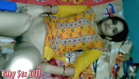 Brunette brunette woman masturbates and plays with her pussy