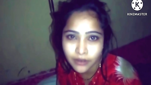 Brunette with a nice face and natural body has sex