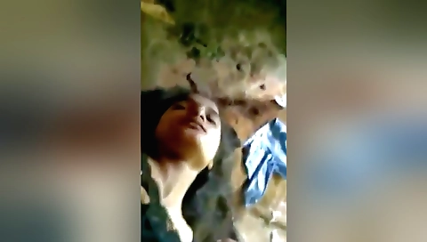 Indian girl gets naked during a hardcore amateur sex session