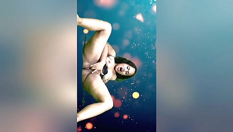 Indian amateur video showing a sexy and horny girl