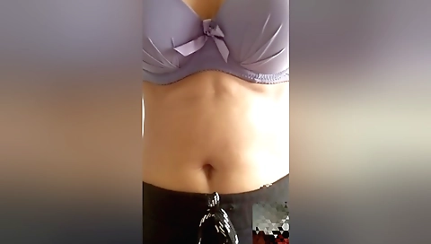 Indian solo video showing a sexy face hiding her body