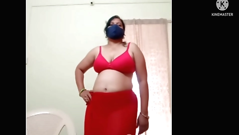 Amateur chick shows off her big boobs in her white dress