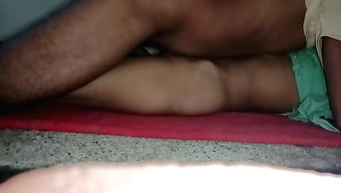 Indian webcam video showing a pretty hot and horny woman