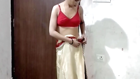 Indian stepsister in various positions and poses in amateur vid