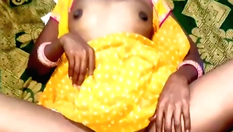 Indian village desi aunt shows her boobs and hair puffy pussy