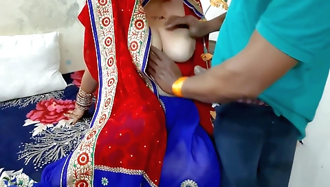 Indian woman has her natural boobs on webcam video