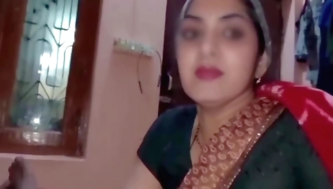 Brunette with a big ass is having some fun in her room