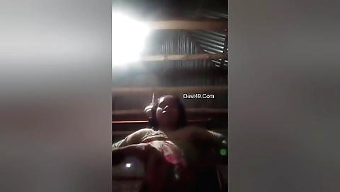 I'm relaxing in the bathroom on a solo bed and shower