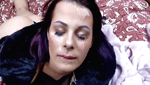 Brunette fucks a guy on the outdoor in her red skirt