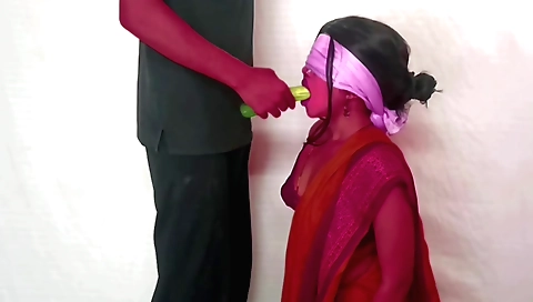 Indian amateur with a big ass makes a handjob and blowjob