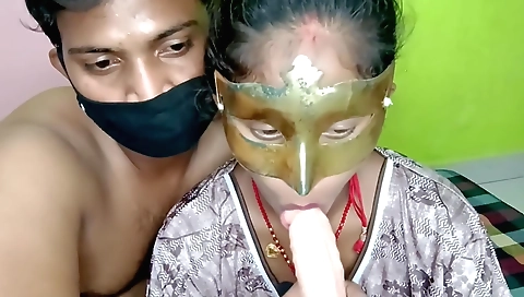 Indian teen 18+ gives a big dildo in pussy and a handjob