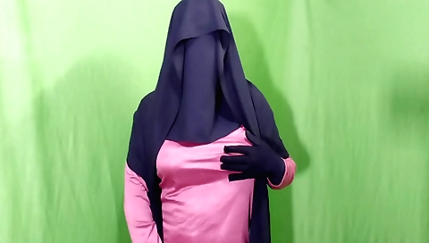 Indian beauty makes a sexy act in front of the camera