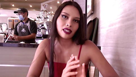 Horny brunette beauty 100% seduces camera and gives solo video