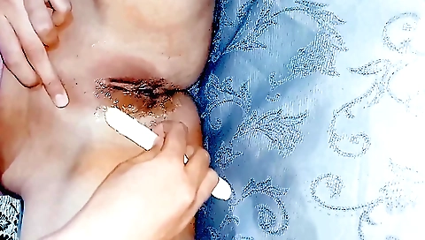 Indian hairy milf sucks a dick as it goes inside her