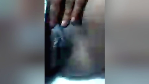 Hindu girlfriend rubs and rubs off in front of guy