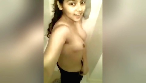 Exclusive- Cute Look Indian Girl Showing Her Boobs And Pussy To Lover