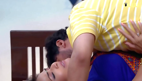 Indian hottie gets her tight pussy rammed with a large dick