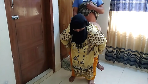 Damaad ne saas ko jamkar choda with big boobs and sexy hair