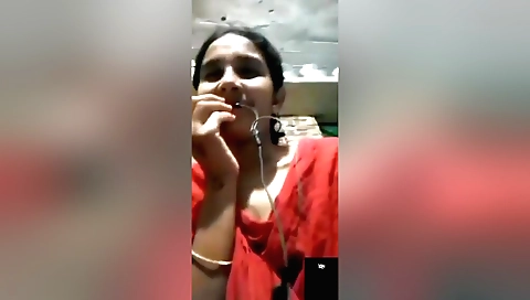 Amateur webcam video with a small girl with a juicy pussy