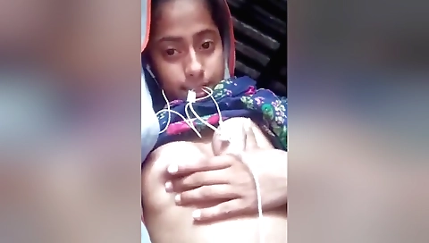 Indian chick with hairy pussy in amateur solo video