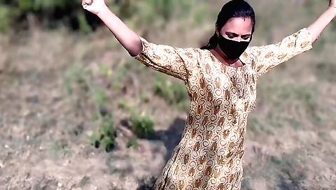 Amateur teen brunette has sex in the outdoor scene