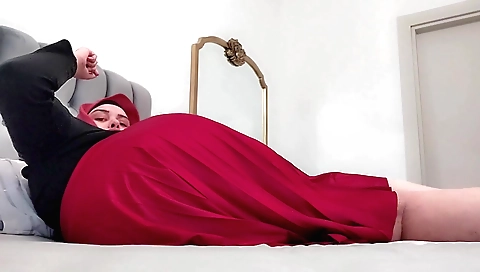 Sexy indian chick shows her big ass and pussy on webcam