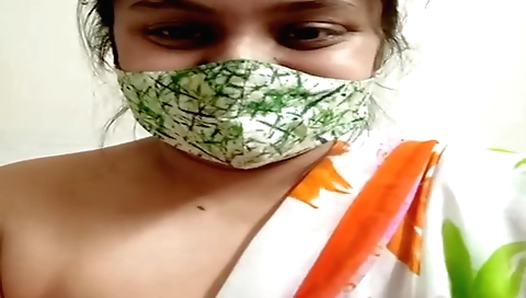 Indian brunette is fingering herself on the webcam