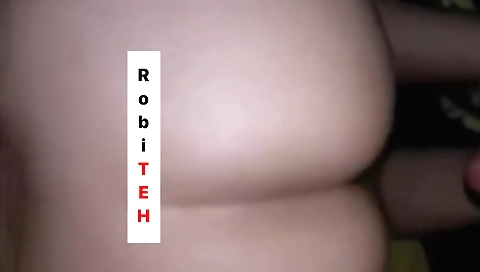 Amateur 18+ anal girl shows her tight pussy on webcam