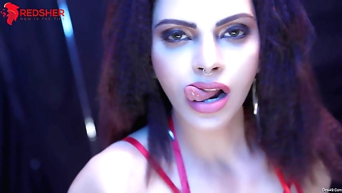 Sexy brunette with a nice ass enjoys being alone on the internet