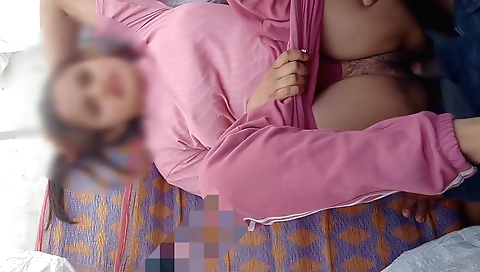 Indian girl fucks in her pussy while she is in her village