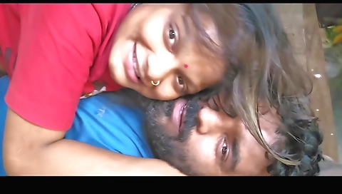 Indian amateur girl gets her pussy fucked on the bed