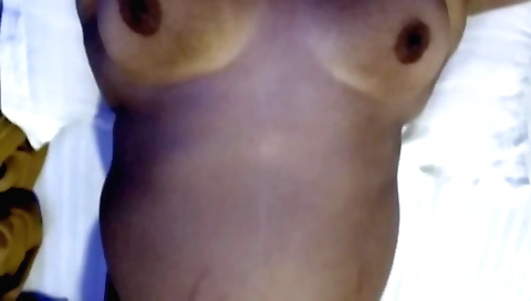 Indian chick gets her pussy cummed on in the desert